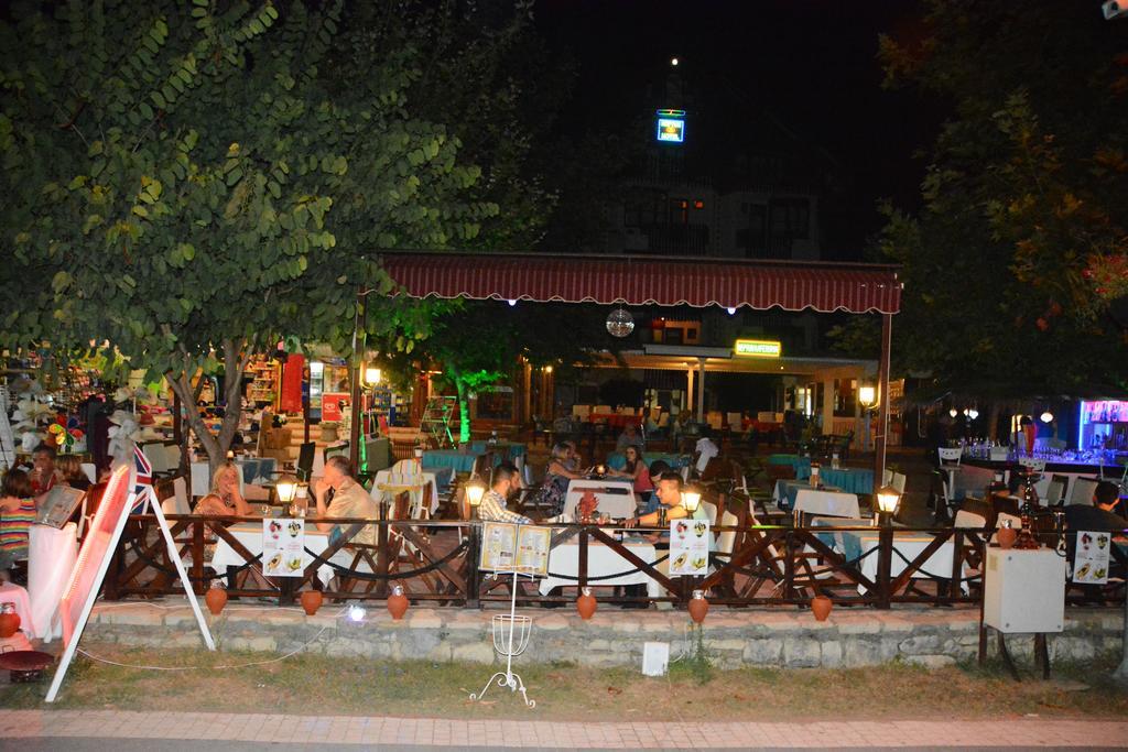 Neptun Hotel Side Exterior foto