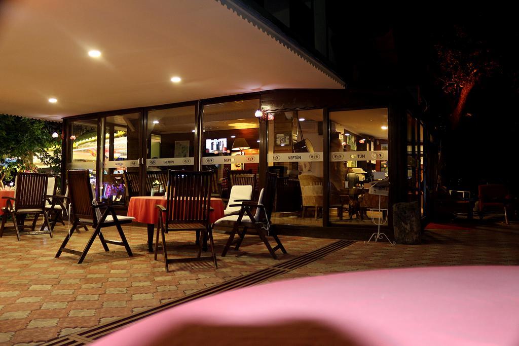 Neptun Hotel Side Exterior foto